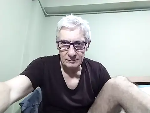 Snapshot of BIGUNCUTHARDCOCK chatting on November 2025 01:44:02 AM BIGUNCUTHARDCOCK online show from November 2025 01:44:02 AM