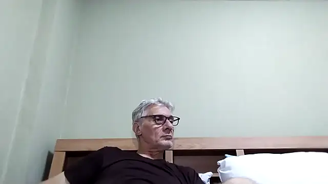 Snapshot of BIGUNCUTHARDCOCK chatting on November 2025 12:05:02 PM BIGUNCUTHARDCOCK online show from November 2025 12:05:02 PM