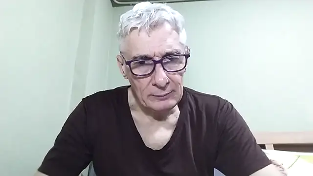 Snapshot of BIGUNCUTHARDCOCK chatting on December 2025 11:15:01 AM BIGUNCUTHARDCOCK online show from December 2025 11:15:01 AM