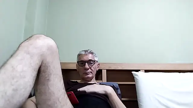 Snapshot of BIGUNCUTHARDCOCK chatting on December 2025 12:36:02 PM BIGUNCUTHARDCOCK online show from December 2025 12:36:02 PM