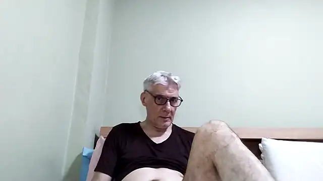 Snapshot of BIGUNCUTHARDCOCK chatting on December 2025 11:38:02 AM BIGUNCUTHARDCOCK online show from December 2025 11:38:02 AM