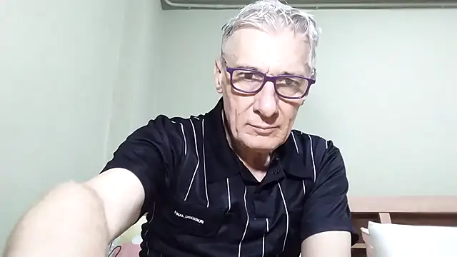 Snapshot of BIGUNCUTHARDCOCK chatting on December 2025 12:29:02 AM BIGUNCUTHARDCOCK online show from December 2025 12:29:02 AM