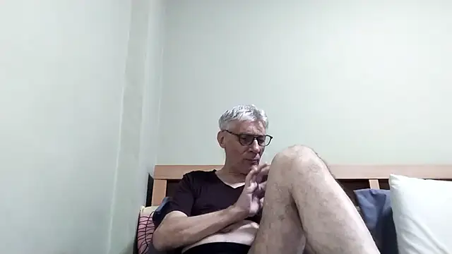 Snapshot of BIGUNCUTHARDCOCK chatting on January 2026 01:46:01 PM BIGUNCUTHARDCOCK online show from January 2026 01:46:01 PM