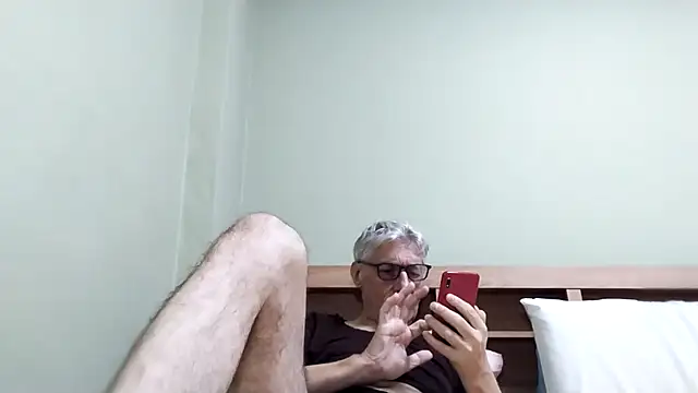 Snapshot of BIGUNCUTHARDCOCK chatting on January 2026 03:01:02 AM BIGUNCUTHARDCOCK online show from January 2026 03:01:02 AM