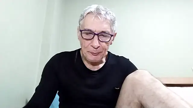 Snapshot of BIGUNCUTHARDCOCK chatting on January 2026 01:00:02 AM BIGUNCUTHARDCOCK online show from January 2026 01:00:02 AM