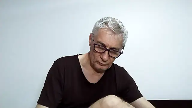 Snapshot of BIGUNCUTHARDCOCK chatting on February 2026 01:35:02 AM BIGUNCUTHARDCOCK online show from February 2026 01:35:02 AM