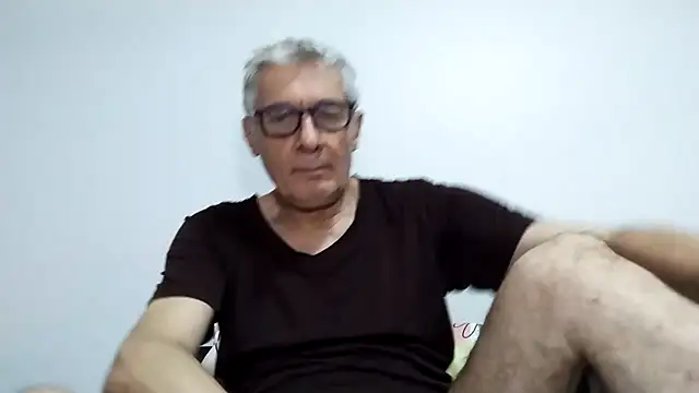 Snapshot of BIGUNCUTHARDCOCK chatting on February 2026 06:26:01 AM BIGUNCUTHARDCOCK online show from February 2026 06:26:01 AM