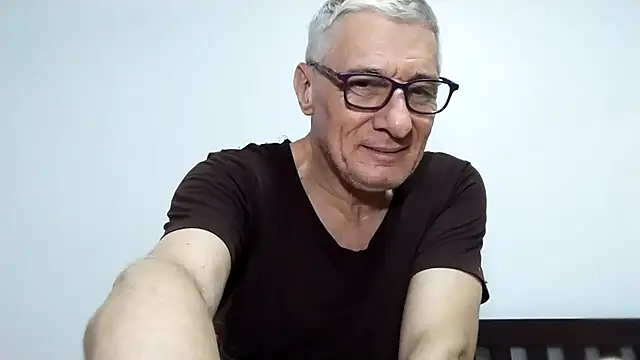 Snapshot of BIGUNCUTHARDCOCK chatting on February 2026 01:22:01 PM BIGUNCUTHARDCOCK online show from February 2026 01:22:01 PM