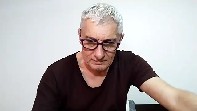 Snapshot of BIGUNCUTHARDCOCK chatting on February 2026 01:28:01 AM BIGUNCUTHARDCOCK online show from February 2026 01:28:01 AM