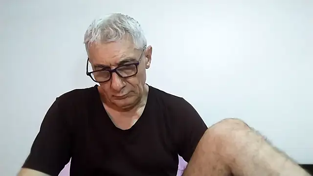 BIGUNCUTHARDCOCK online show from April 2026 02:06:01 AM