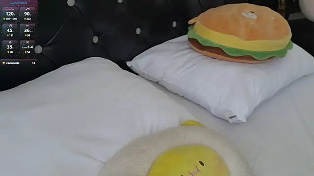 2SummerLove1 online show from December 2024 12:27:01 PM