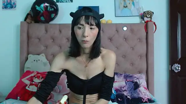 Snapshot of Sakura_and_yuki chatting on August 2026 01:46:01 PM Sakura and yuki online show from August 2026 01:46:01 PM