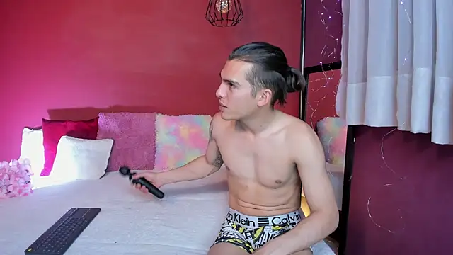  Tattoo Couple online show from November 2025 02:02:01 PM