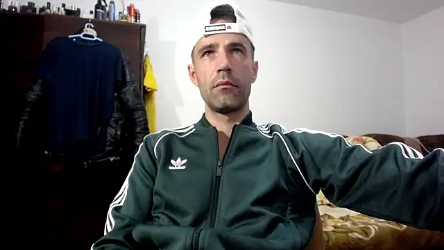 I like older menn online show from March 2026 06:08:02 AM