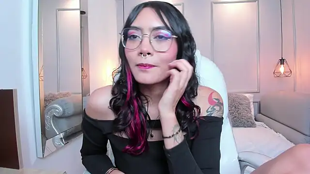 AzuraKindong online show from March 2025 10:28:02 PM