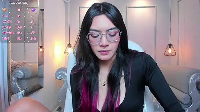 AzuraKindong online show from October 2025 07:14:02 PM