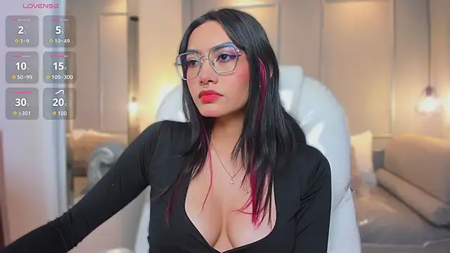 AzuraKindong online show from February 2026 07:19:02 PM