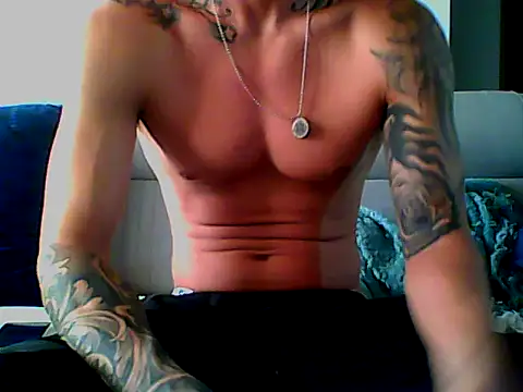 Skater29xx2 online show from February 2025 02:24:01 PM