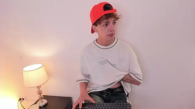 Tomy Rox online show from September 2025 07:13:02 PM