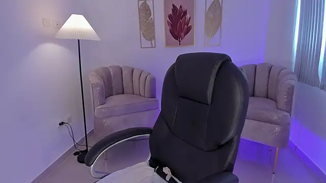 Aida adams online show from October 2025 07:36:02 PM