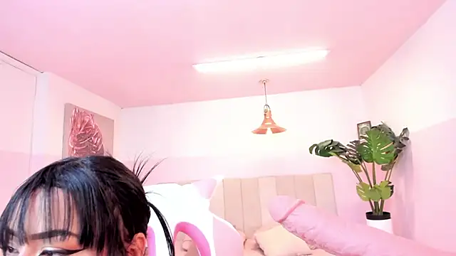 Snapshot of Red_lady chatting on January 2025 03:52:02 AM Red lady online show from January 2025 03:52:02 AM