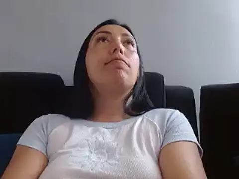 Laura martin  online show from February 2025 06:26:02 PM