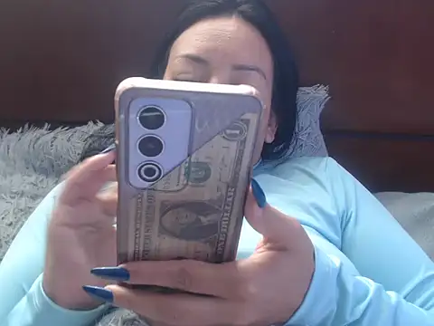 Laura martin  online show from March 2025 01:48:01 PM