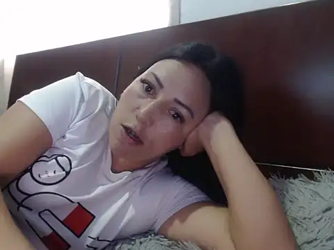 Laura martin  online show from March 2025 09:16:02 PM