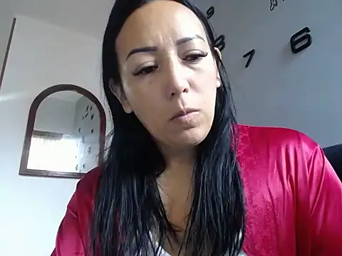 Snapshot of Laura_martin_ chatting on May 2026 11:15:01 AM Laura martin online show from May 2026 11:15:01 AM