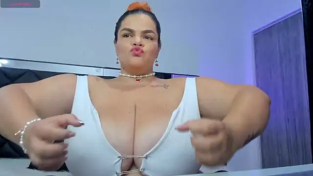 Snapshot of Sara_Thompsoon chatting on December 2024 11:55:02 AM Sara Thompsoon online show from December 2024 11:55:02 AM