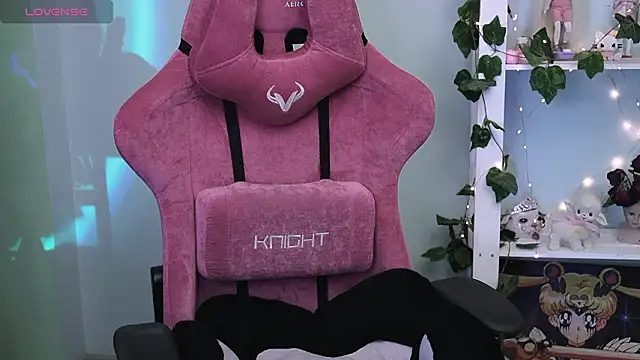 prettybones online show from March 2026 02:04:02 AM