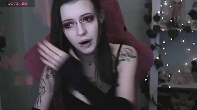 prettybones online show from April 2026 12:10:01 AM