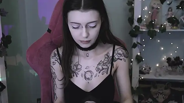 Snapshot of prettybones chatting on June 2026 09:14:01 PM prettybones online show from June 2026 09:14:01 PM