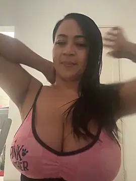 sophie-newton online show from November 2025 03:38:02 PM