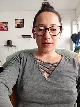 emilypoppy3 online show from February 2026 08:31:02 PM