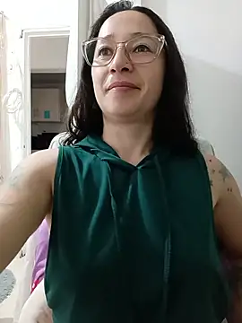 emilypoppy3 online show from July 2026 07:09:01 PM