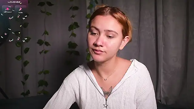 IsabellaFerreiraa online show from December 2024 01:47:01 PM