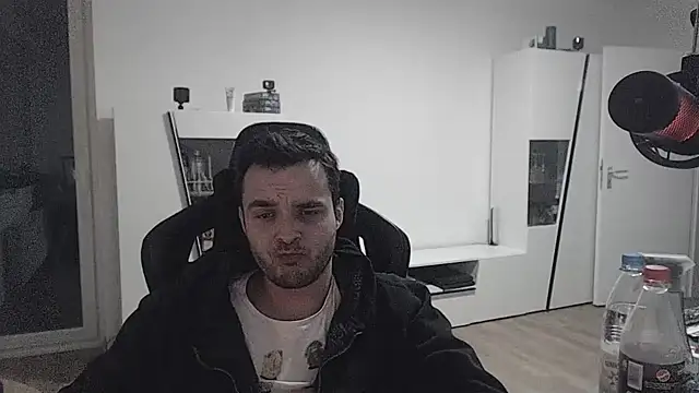 SharkLuigi online show from January 2025 03:49:02 AM