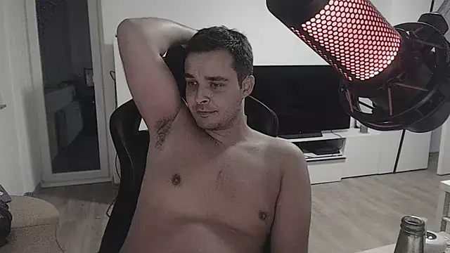 SharkLuigi online show from October 2025 04:46:01 AM