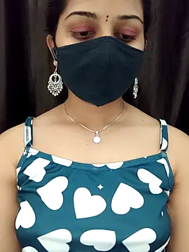 Angleannie online show from June 2026 07:05:01 PM