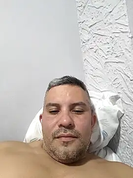 Snapshot of antonioM84 chatting on November 2025 10:31:02 PM antonioM84 online show from November 2025 10:31:02 PM