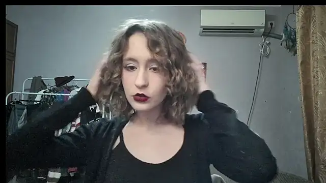 Snapshot of JoannaTompson chatting on December 2024 06:49:01 PM JoannaTompson online show from December 2024 06:49:01 PM