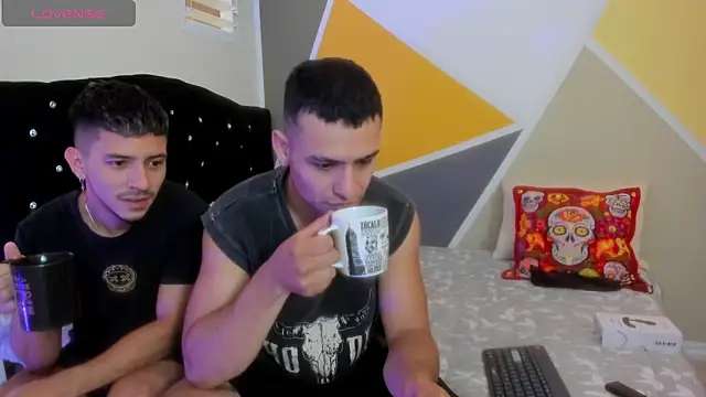 Aron-santoro online show from September 2025 02:11:02 PM