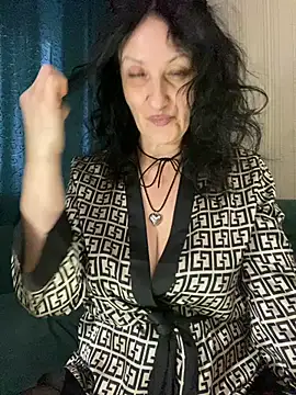 Katie-n online show from January 2025 11:53:02 AM