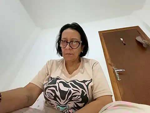 sweeviolet online show from April 2026 07:17:02 AM