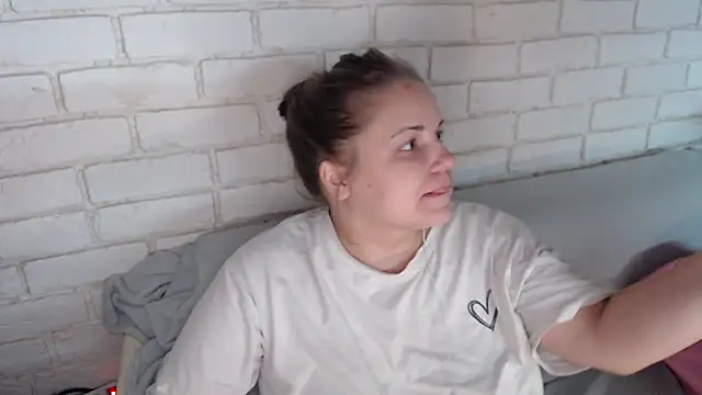 Crazyy girl  online show from October 2025 05:11:02 PM