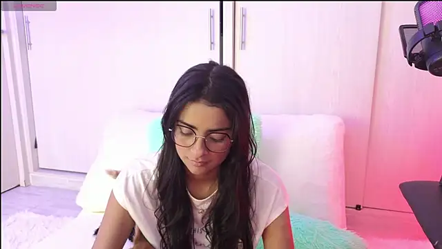 Snapshot of Yues050600 chatting on February 2025 02:09:02 AM Yues050600 online show from February 2025 02:09:02 AM