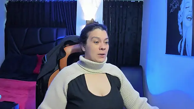 Snapshot of martina_foxy_ chatting on January 2025 11:51:02 AM martina foxy online show from January 2025 11:51:02 AM