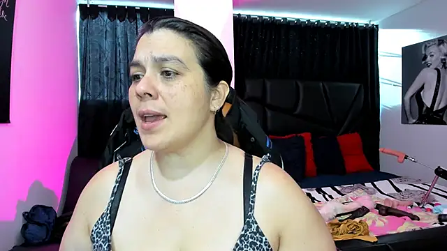 Snapshot of martina_foxy_ chatting on February 2025 12:27:01 PM martina foxy online show from February 2025 12:27:01 PM