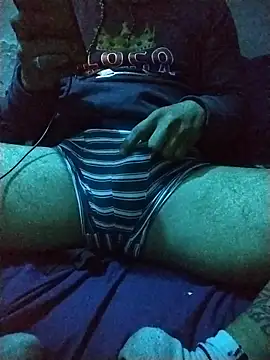 Snapshot of Woofer_dick chatting on December 2025 03:44:01 AM Woofer dick online show from December 2025 03:44:01 AM